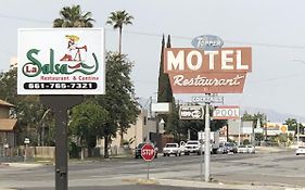 Toppers Motel